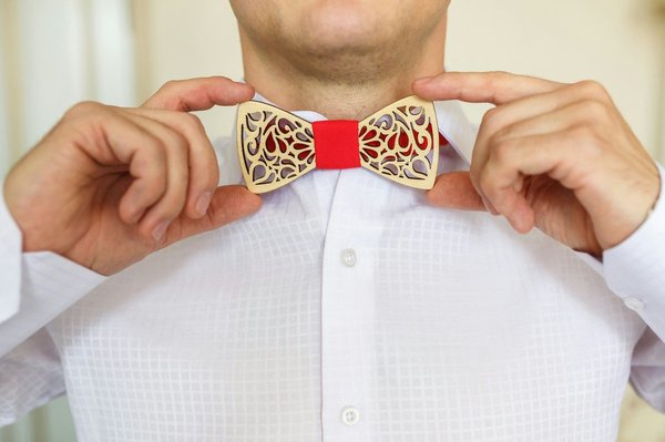 Nœud papillon bois : l'essence de la sophistication durable